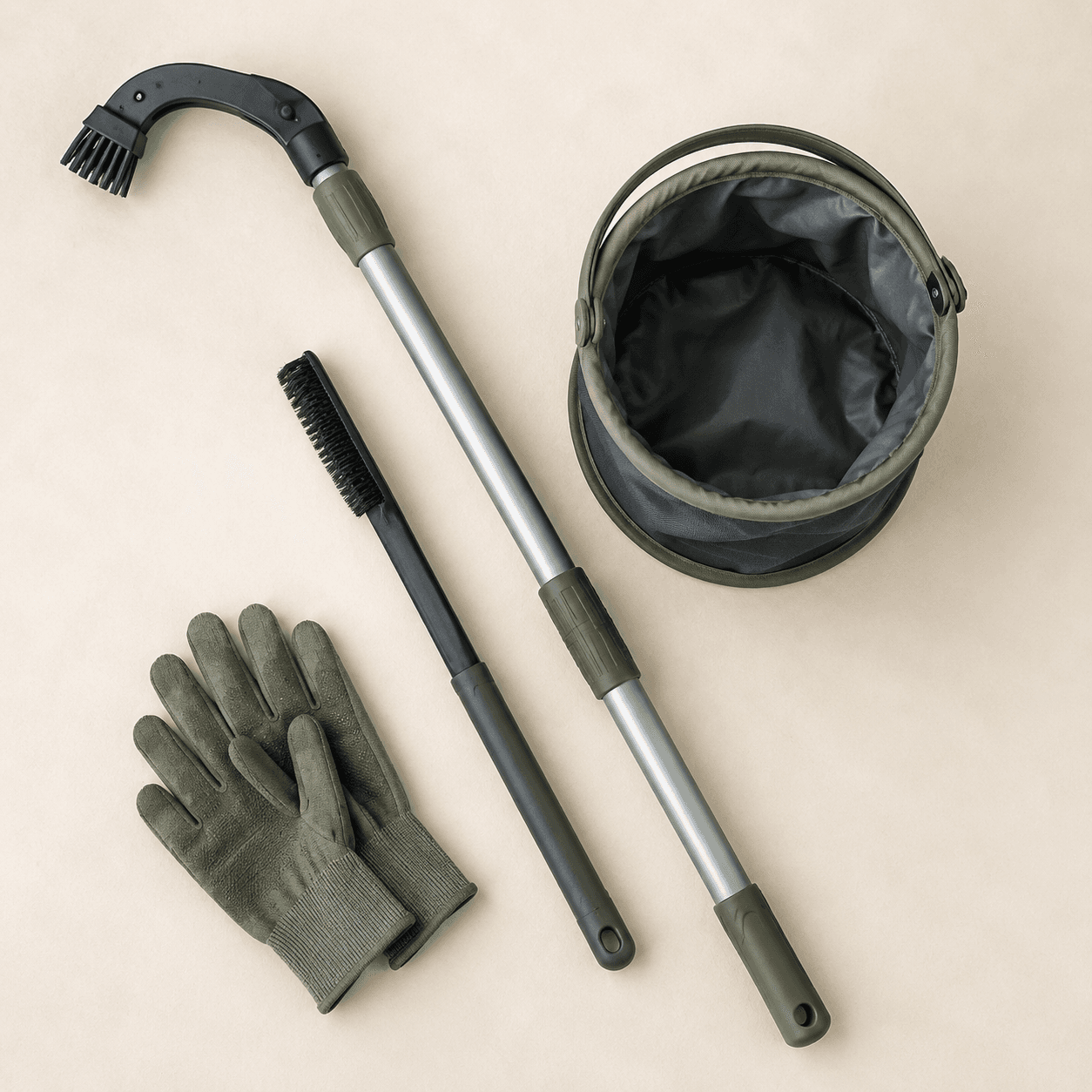 Gutter Clear-Out Kit — Clear leaves and silt from ground-floor gutters standing on the ground with a telescopic pole. No ladder required.